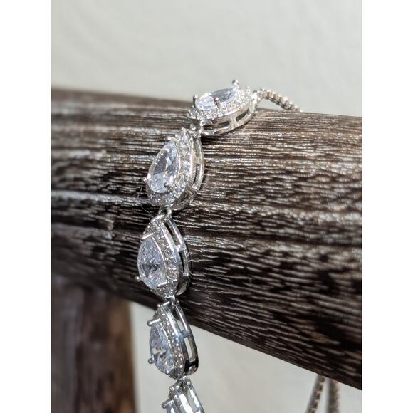 Teardrop Halo CZ Tennis Adjustable White Gold Plated Silver Tone Pull Bracelet - Picture 2 of 7